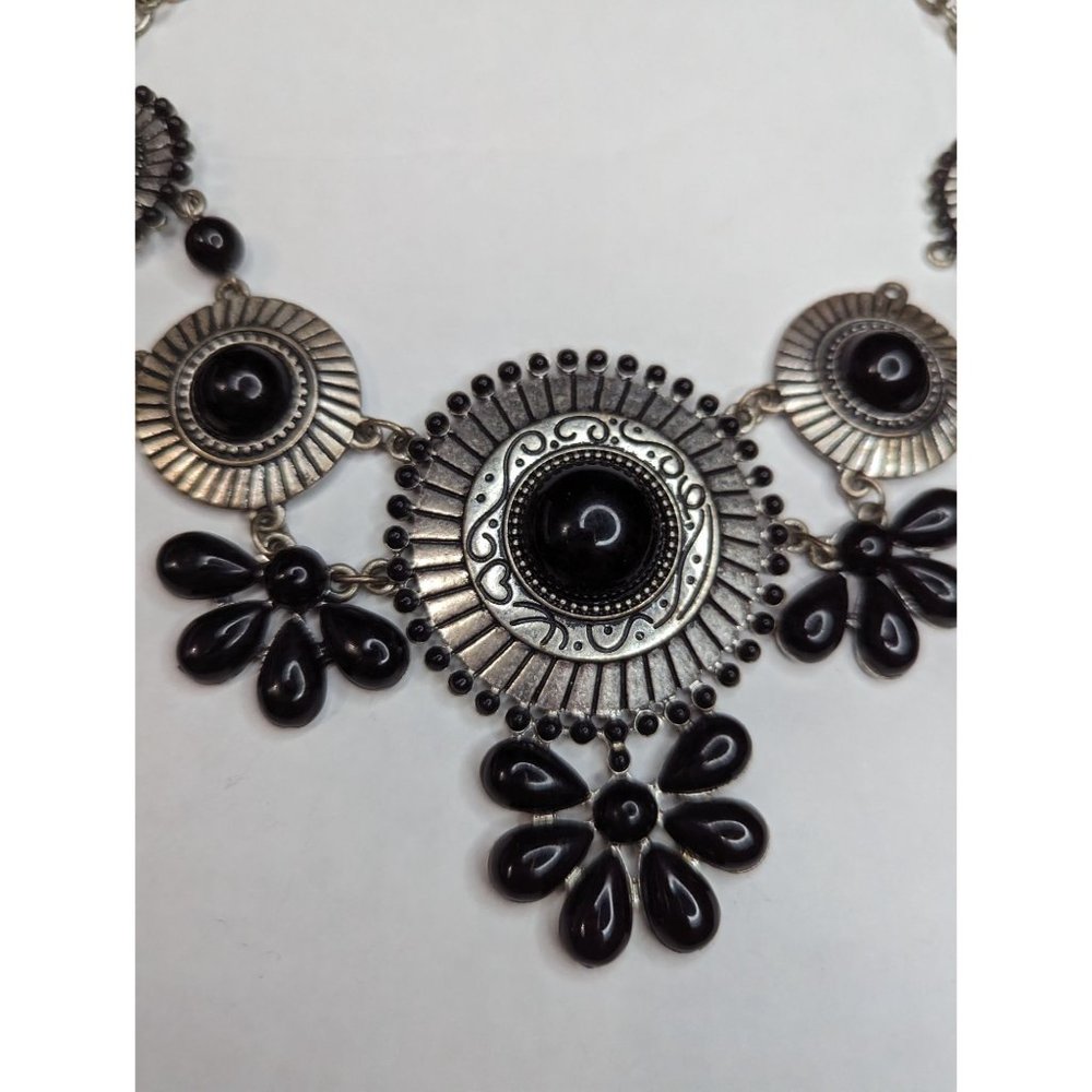 Statement costume jewelry silver tone western style sun burts black beads 21 inc - Picture 2 of 11